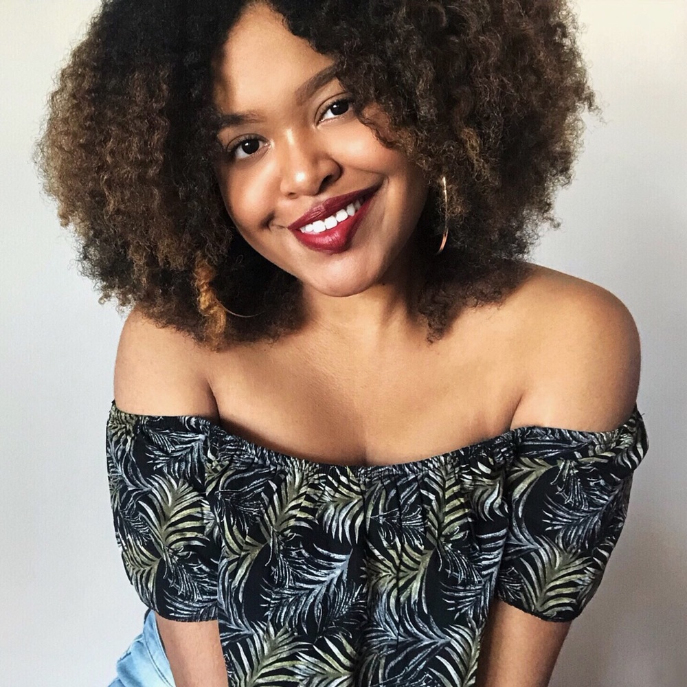 Meet your Posher, Alexis